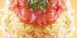 رز بصلصة الطماطم 